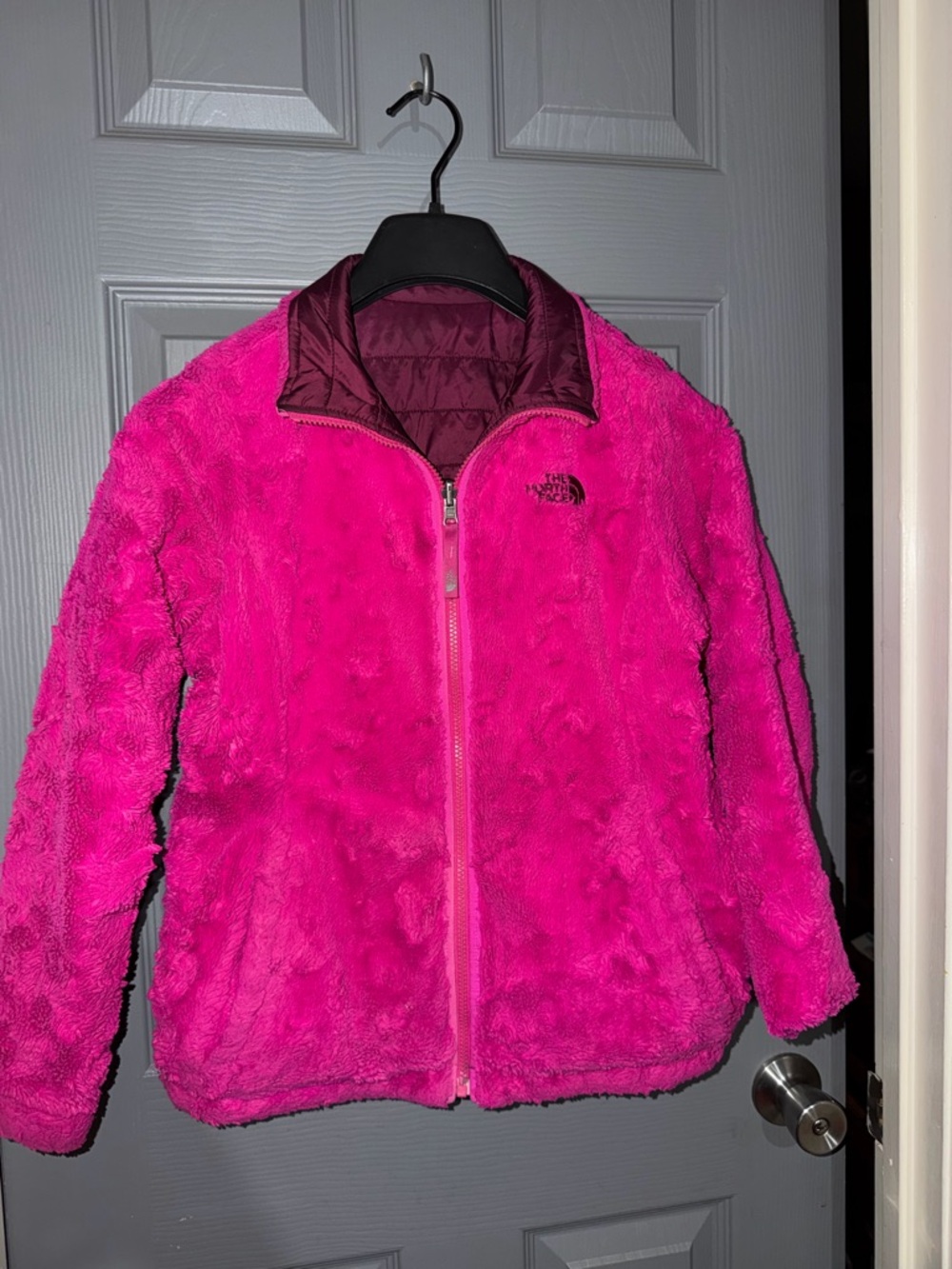 The North Face Plum and Bright Pink Girls'‎ Jacket - Picture 3 of 14
